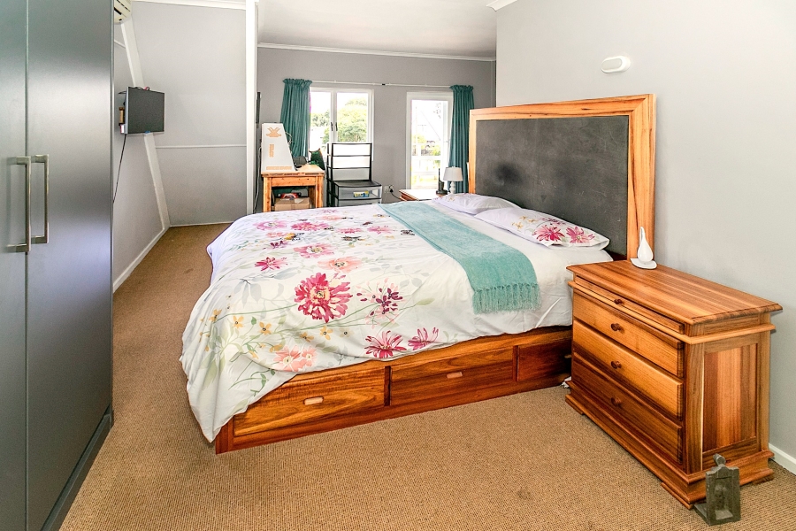 5 Bedroom Property for Sale in The Island Western Cape